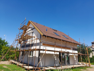 [1c-rodinny-dum-individualni-projekt-zahajeni-stavby.jpeg]