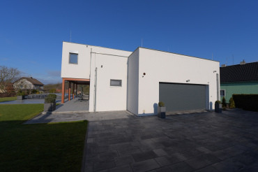 [moderní rodinný dům 5+kk s garáží a krytou terasou]