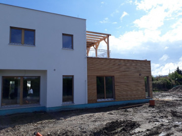 [2b-drevostavba-individualni-projekt-patrovy-vice-bytovych-jednotek.jpeg]