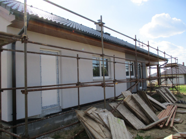[2b-bungalov-instinkt-1-108-dokonceni-hrube-stavby.jpeg]