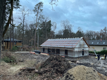 [1g-bungalov-individualni-projekt-zahajeni-stavby.jpeg]