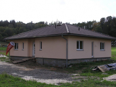 [6c-drevostavba-bungalov-rio-den-otevrenych-dveri.jpeg]