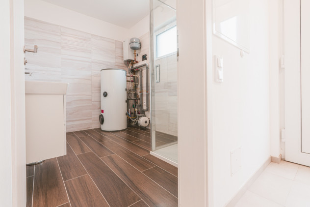 [9-vzorovy-dum-u-plzne-interier.jpeg]